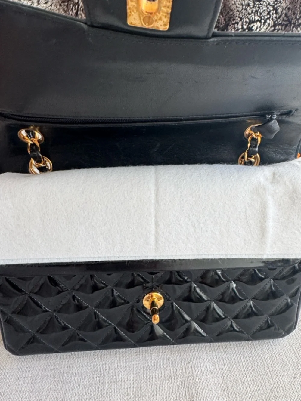 CHANEL Vintage Classic Doubr Bag w/ Flap and 24k Gold Hardware 2003 - Picture 4 of 11